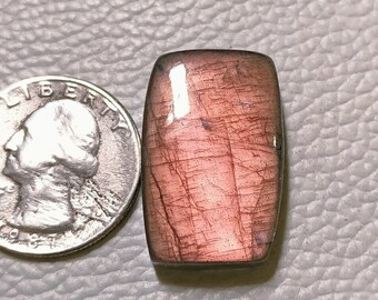 輝くラブラドライトカボション：天然ルース宝石（58.10カラット