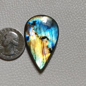 Multi~ Labradorite Pear Shape Multi Labradorite Cabochon Loose Palm Stone Labradorite Both Side high hand polished Size:-40x26x7 MM 60 CTS.