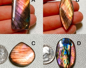 Cabochon di labradorite viola naturali super appariscenti, pietre preziose sfuse polacche su entrambi i lati, cabochon di labradorite di dimensioni e forma miste !!!