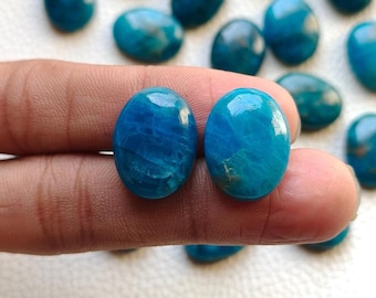 Cabochão oval de apatita natural deslumbrante – Gema gloriosa com brilho azul-esverdeado, pedra solta polida à mão para confecção de joias (4 x 6 mm – 20 x 30 mm)