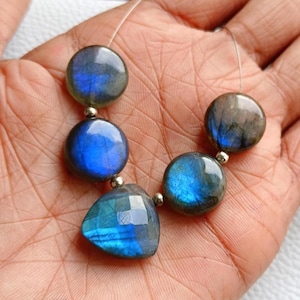 5 STÜCKE 14x14x5 und 17x17x5 MM Rund und Trillion Form Labradorit Cabochon Edelstein Kristall für die Herstellung von Schmuck und Geschenkkreationen.
