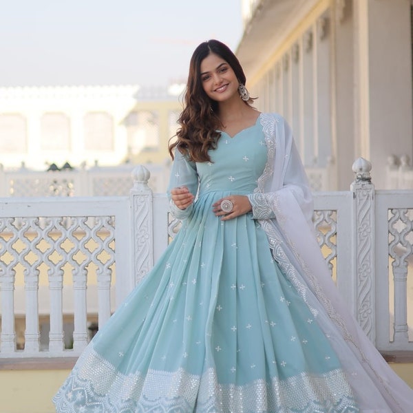 Royal Sky Blue Anarkali Jurk voor bruiloft seizoen, Indiase Celebrity Style Full Flared Long Kurti Dupatta, Bruidsmeisje Designer Suit, Eid Kurti Set