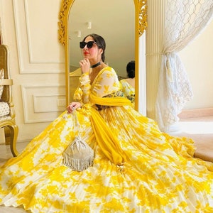 19+ Yellow Indian Dress For Haldi