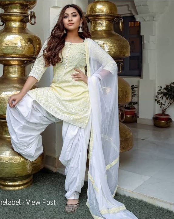 sonam bajwa's designer suit 👍🏻👍🏻👌🏻😘 - NSKS Punjabi SUITS | Facebook