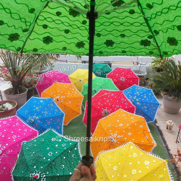 Assortiment de parapluie de travail miroir pour décoration de fête de mariage, parasol coloré pour événement Holi, Haldi, décoration de plafond Mehandi Sangeet