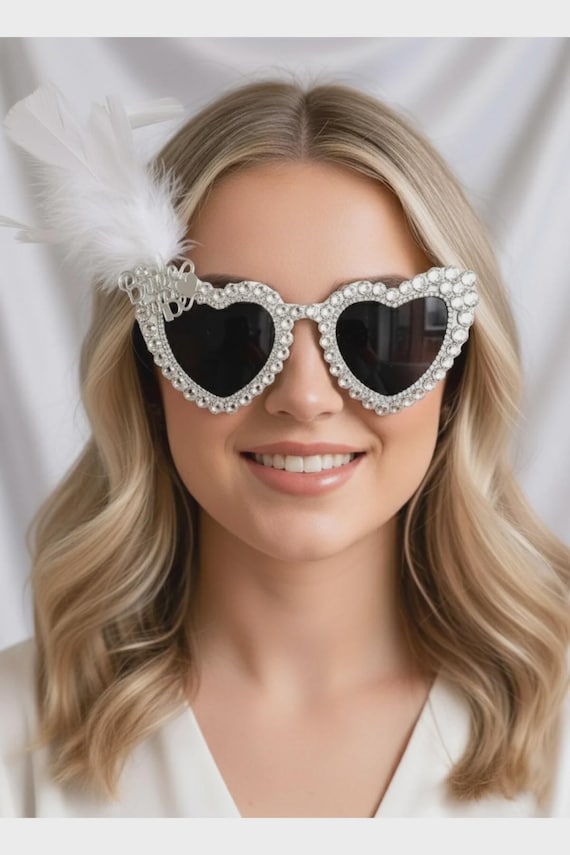 Heart-Embellished‎ Silver Sunglasses Sky Blue Embellished Heart Shaped Sunglasses – Unique Vintage main image 4