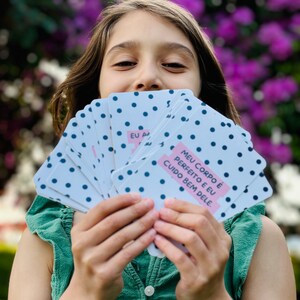 Cartas Afirmaçōes Positivas Para Crianças, resistente, 9.8 cm x 13.5 cm, 30 cartas frente e verso, colorido, letras grandes. Feito com amor