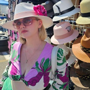 White Fashionable Lowrider Fedora with Dusty Rose Band | Mastermind Hats | Lowrider Fedora