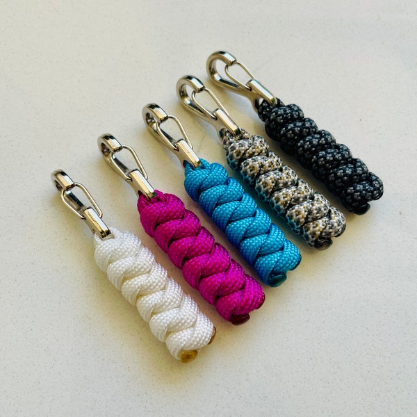 Anhänger handgefertigt - Paracord - Zipper - Schlüsselanhänger, Charm, Pull, Karabiner - weiss, fuchsia, blau, Gold/Silber, schwarz/grau