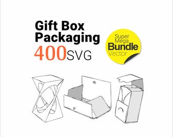 Può includere: Un grafico digitale che presenta il testo Gift Box Packaging 400SVG e un badge circolare giallo etichettato Super Mega Bundle Vector. Sotto il testo ci sono tre illustrazioni al tratto in bianco e nero di diversi design di scatole regalo.
