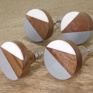 Set of 4, Round Geometric Art Deco Dresser Knob, Grey and White Resin with wood Drawer pull, Modern Door knob