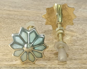 Pomello per mobile in madreperla fatto a mano: pomello per cassetto in ottone massiccio dorato