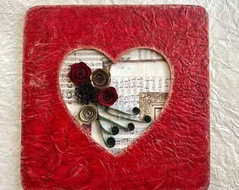 Red Gold Valentine&#39;s Quilled Flower Sheet Music Vintage Victorian Shabby Chic European Romantic Leather Look Heart Shaped Frame Shelf Décor