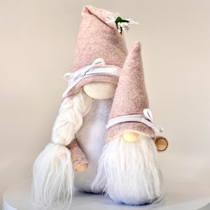 MOTHER and CHILD GNOMES  -  Mother's day gift - Gnome pour la Fête des Mères - Spring Gnome - Tiered Tray Decor - Gift for Mom