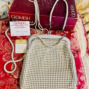 Glomesh, Vintage, 1978 cream handbag with 3 variable length straps. Made In Australia