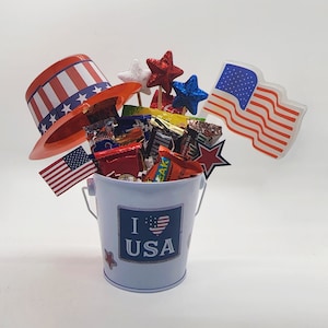 4th of July Centerpiece Gift / Patriotic Candy Basket / Chocolate Box