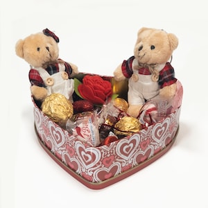San Valentine Gift / Heart / Plushies / Teddy Bear / Chocolates / Gift for her / Love