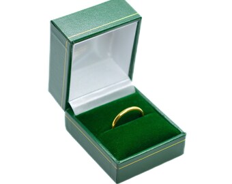 Traditional Style Leatherette Green Ring Box