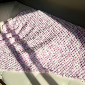 Handgemaakte grof gebreide chenilledeken – Gezellige pluche plaid