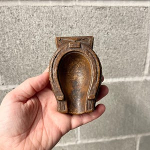 Small Vintage Syroco Wood Horseshoe Ring Dish - Retro Homewares - Western Style Home Decor - Vintage Pipe Holders