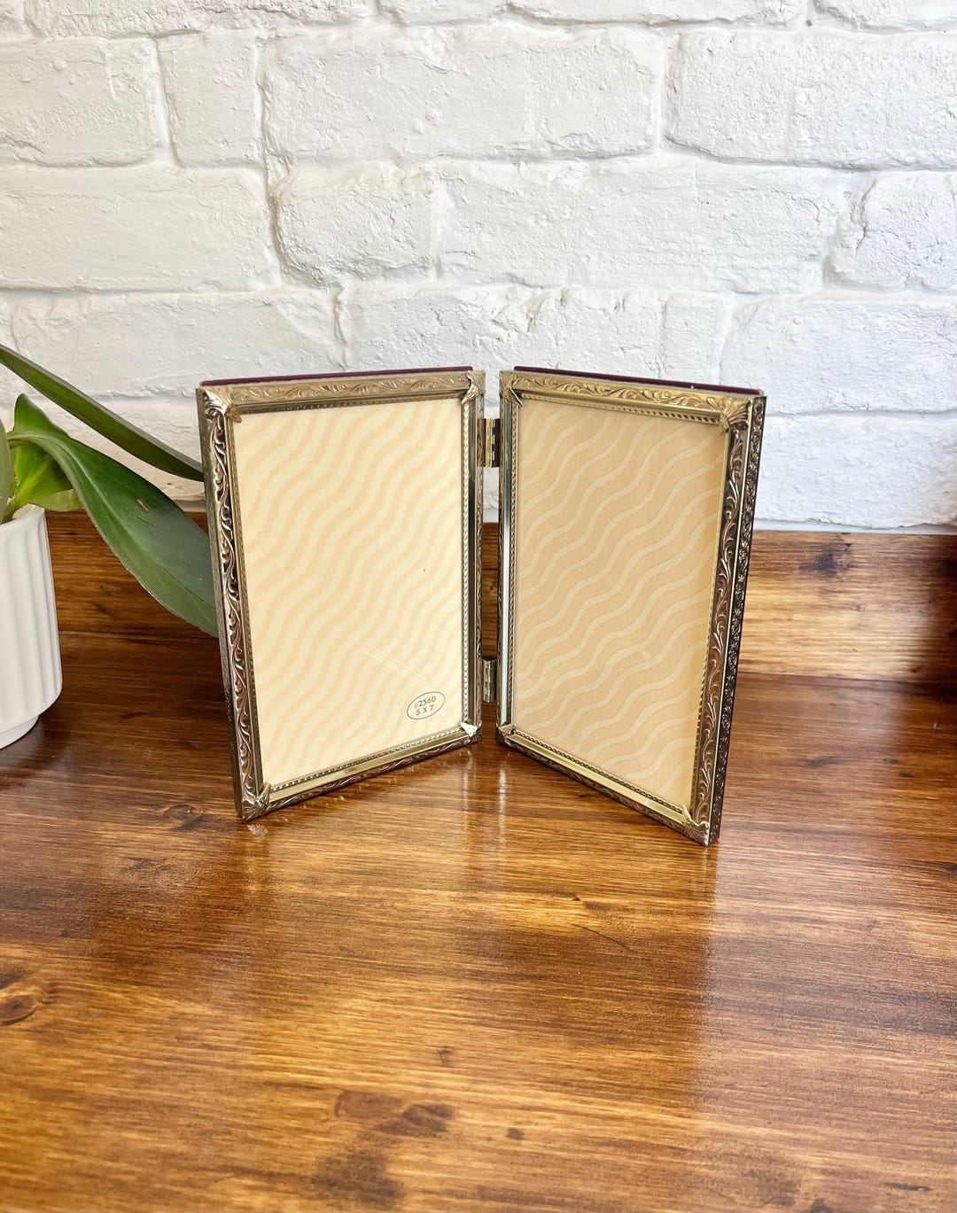 Vintage Gold Metal Bifold 5 X 7 Picture Frame - Unique Retro Frames ...