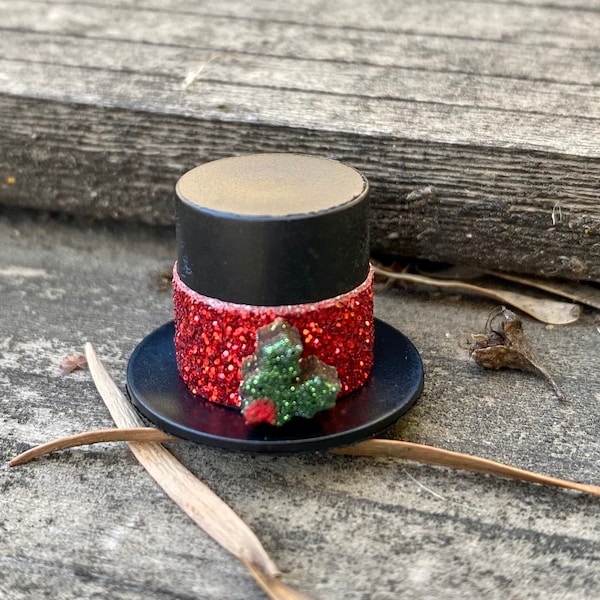 Mini Christmas Hat, Mini Holiday Hat, Mini Festive Hat, Miniature Garden Accessories