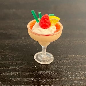 Mini Margarita Cocktail Drink Miniature Dollhouse 1:12 Scale