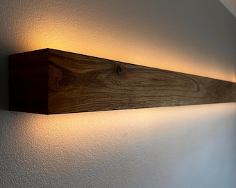 Applique lineare in rovere massello, applique moderna in legno, lampada da parete a LED scandinava, illuminazione minimalista rustica in legno, decorazione murale d'ambiente, realizzata a mano