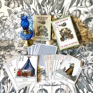 El libro del destino, juego de adivinación, cartomancia. Esquina cuadrada, espalda azul, torre blanca. Grimaud. 1977