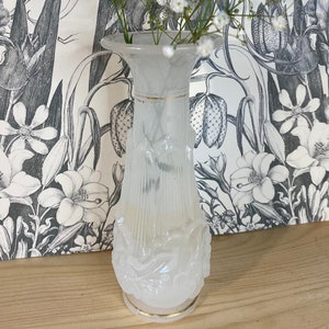 White opaline vase, Napoleon III
