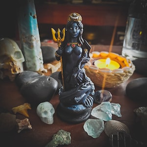 Hekate Einalia Statue Agalma (4 inch)