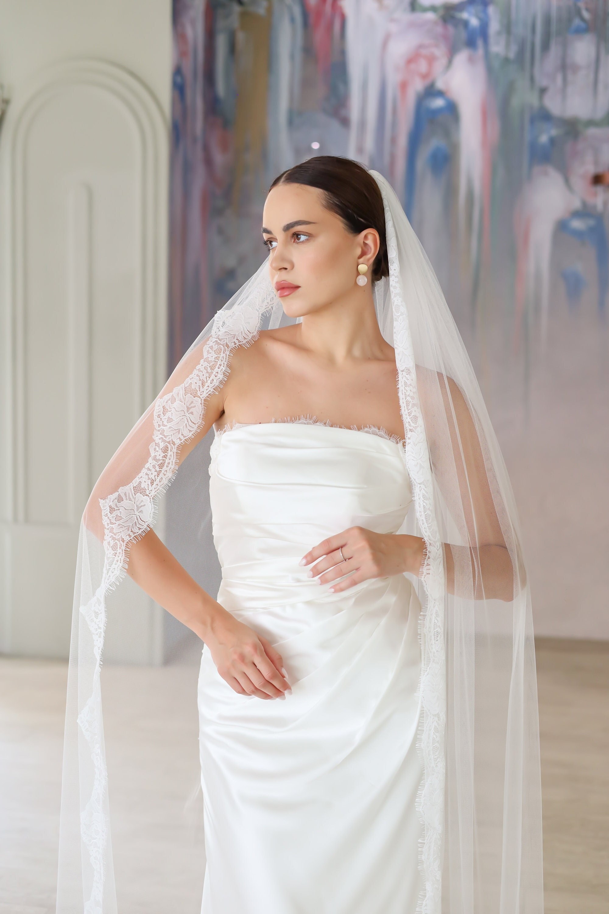 Lace wedding veil with Chantilly lace trim, classic wedding veil, lace veil, one tire bridal veil with lace, lace edge cathedral veil