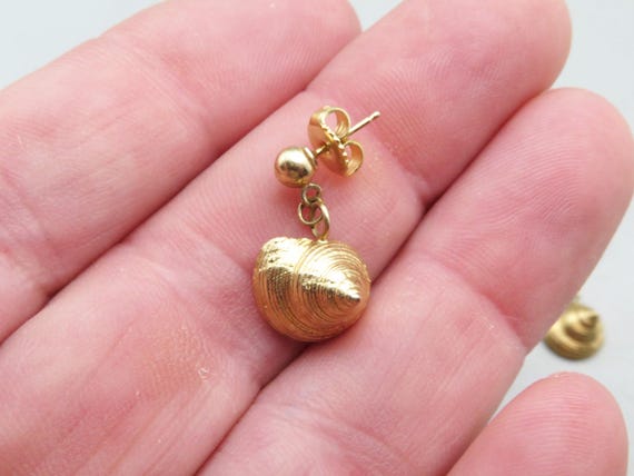 Seashell Earrings 14K Solid Gold for Her, Sea She… - image 3