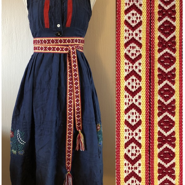 Handwoven Saami Belt, Scandinavian Sash Belt, Nordic Slavic Folk Belt, Traditional Ethnic Belt for Women