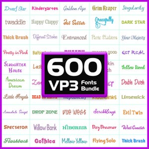Könnte beinhalten: Eine Sammlung verschiedener Schriftarten in einem Raster, mit einem zentralen schwarzen Rechteck mit der Aufschrift "600 VP3 Fonts Bundle". Die Schriftarten sind in verschiedenen Farben gehalten, ideal für Grafikdesign-Projekte.