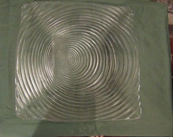 2 x swirl pattern square glass cake plates