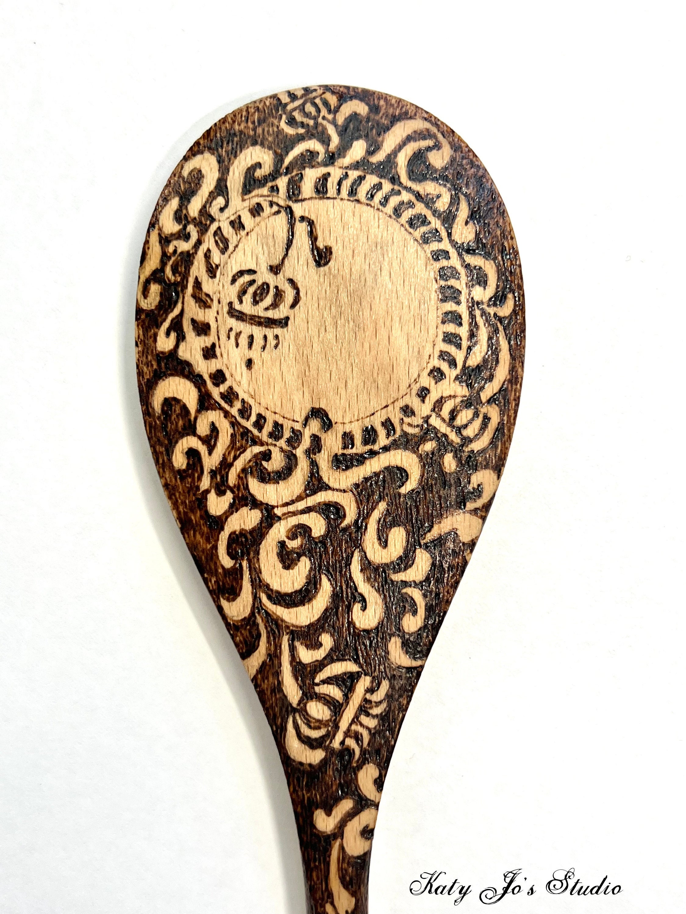 cuillère en bois pyrographie florale