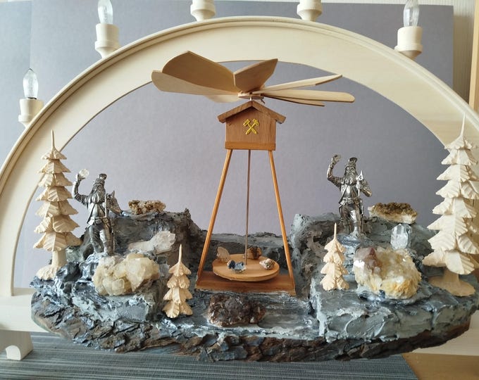 Candle arch/light arch (large) with high-quality figures from the Erzgebirge - UNIQUE/Single piece/Upcycling product/70x43x10cm