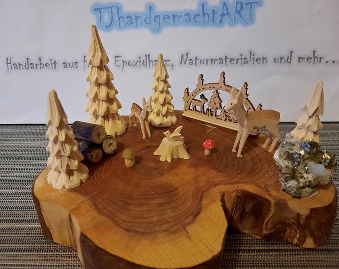 Christmas, winter decoration with forest scene with carved figures and mineral/Ore Mountains/gift made of wood/unique/handmade/single piece/noble