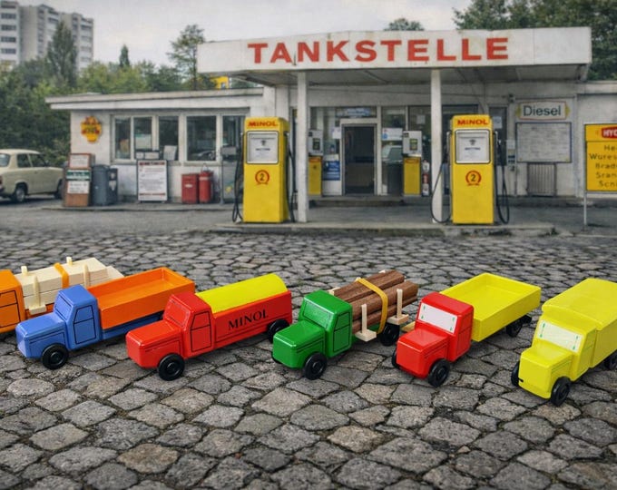 GDR toy cars from the Ore Mountains (new reproduction), approx. 7.5 cm, made from local wood and with safe paints, produced in Saxony/Ore Mountains