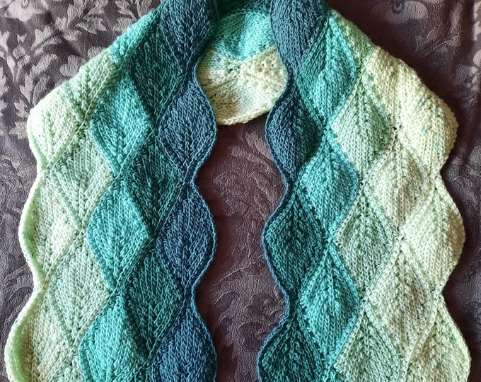 elegant scarf "leaf pattern"/Length 140 cm Width 25 cm//NEW - unique - handmade - single piece ideal in spring, autumn turquoise tones