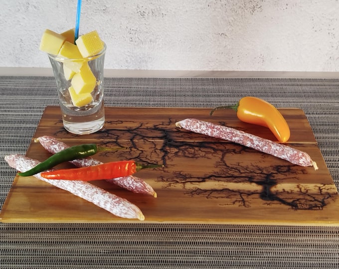 Serving board, decorative board, snack board, cutting board with "Lichtenberg" figures, fired wood-Lichtenberg 23x15x1 cm/UNIQUE, handmade