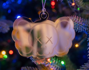 Hypebeast - Inspired Mirrored Acrylic Head Ornament - Unique Christmas Decor or for the car Gift keychain