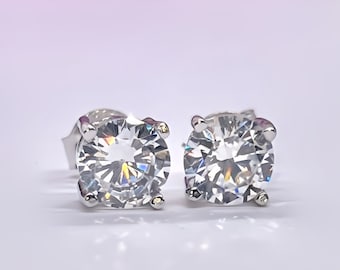 Round Moissanite Stud Silver Earrings Gift Boxed Earrings