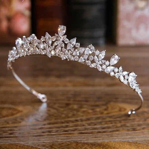 Swarovski crystal tiara, crystal wedding tiara, wedding tiara, bridal tiara, crystal Floral Girl tiara, silver swarovski tiara Cz Crown Gift