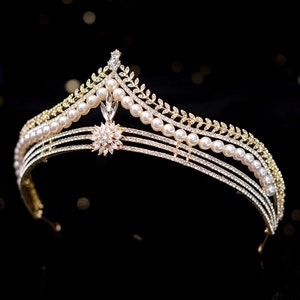 Pearl & Crystal Bridal Tiara, Wedding Pearl Tiara, Pearl Bridal Crown, Wedding Bridal Headpiece Headband, Bridal Gold Crown, Wedding Tiara