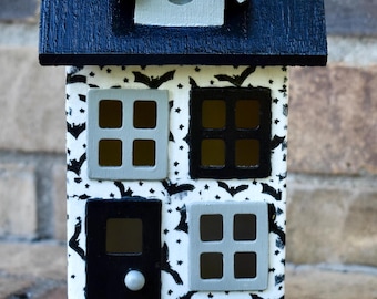 Halloween-vogelhuisje | Vogelhuisje knippatroon vleermuis | Spookachtig decor | Halloweendecoratie | Herfstdecor|Binnendecor|Huis van paulowniahout|Huis van multiplex