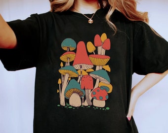 Mushroom Shirt, Magic Mushroom Shirt, Magic Mushrooms, Mushroom Tshirt, Mushroom Clothing, Cottagecore Shirt, Comfort Colors, Oversized Tee