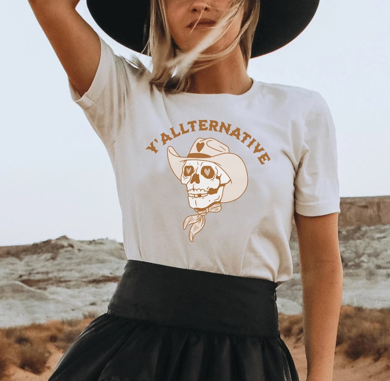 Camisa Yallternative, Camiseta Yallternative, Camisa Emo Country, Vaquera Gótica, Goth de Texas, Camisa Alt Girl, yallternative, Ropa Whimsigoth White