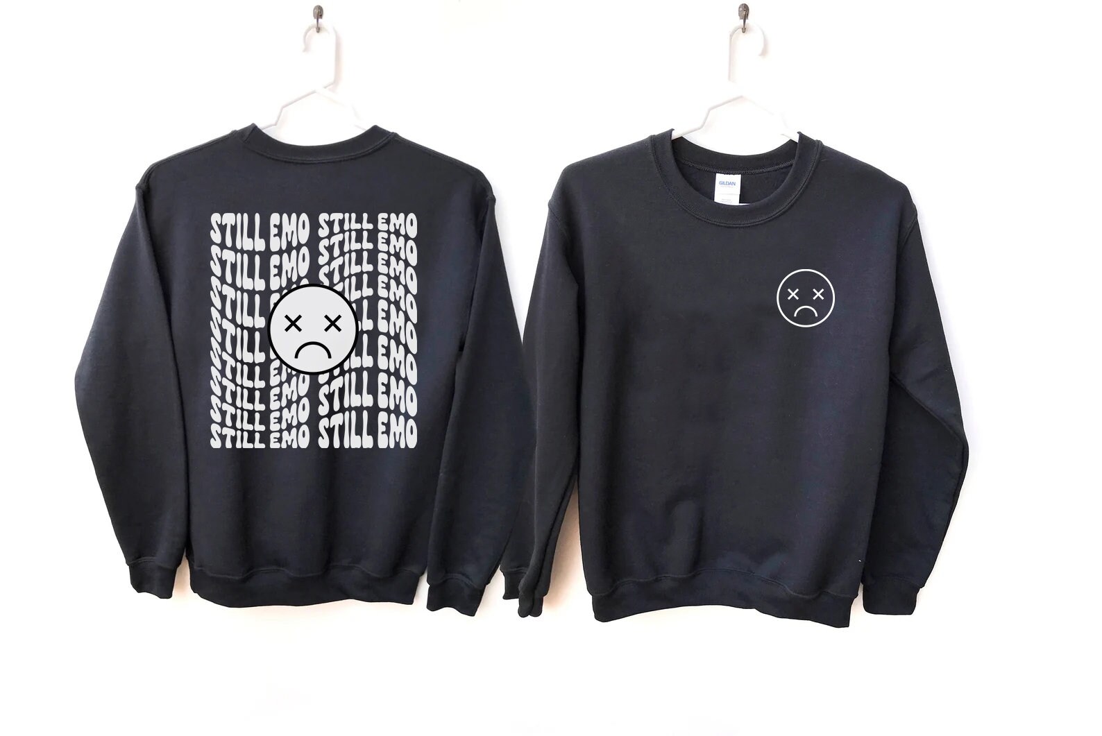 送料関税込み■EMOTIONALLY UNAVAILABLE■EMO Crewneck★人気！ Elder Emo Sweatshirt, Emo Concert Outfit, Emo Gift, Emo